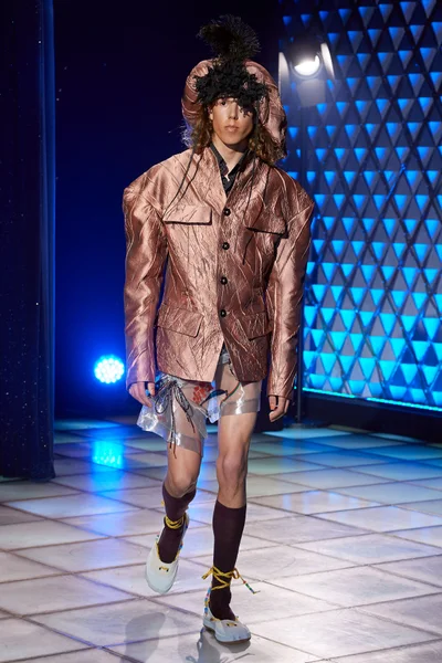 Look 30